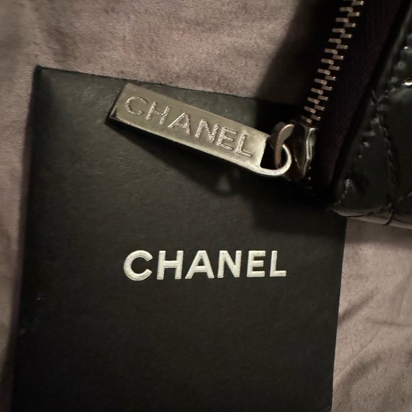 Chanel brilliant quilted patent leather long wallet - Picture 7 of 8